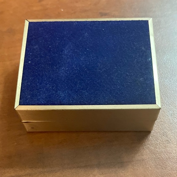 Avon Mrs. Albee 1/10 10K Gold-Filled Charm - Picture 5 of 5